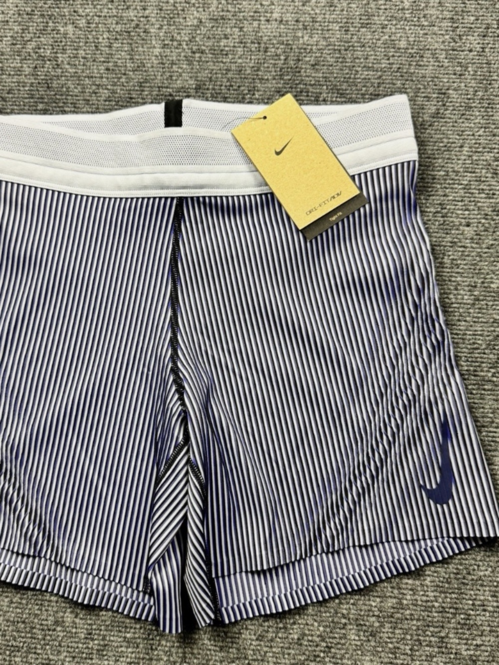 New Nike Dri-Fit ADV AeroSwift Shorts Women’s Size Medium Striped 3601